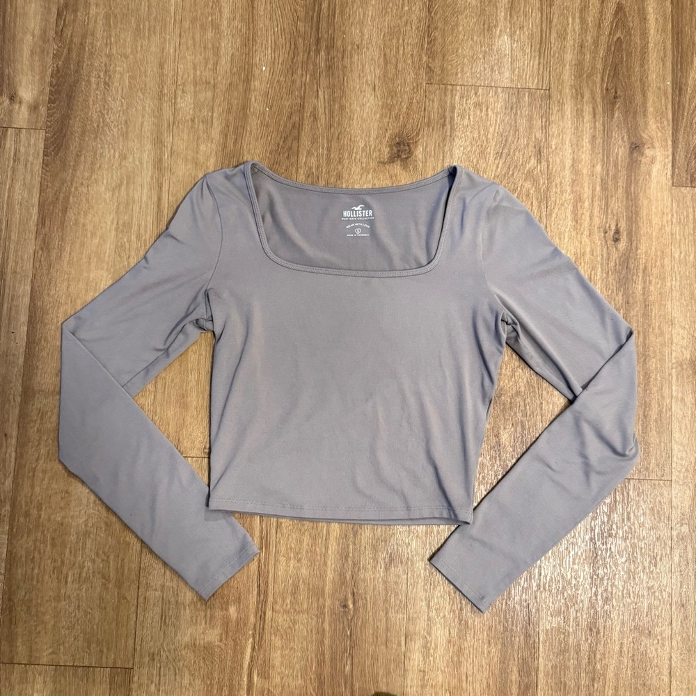 Hollister Women's Long Sleeve Top in Gray